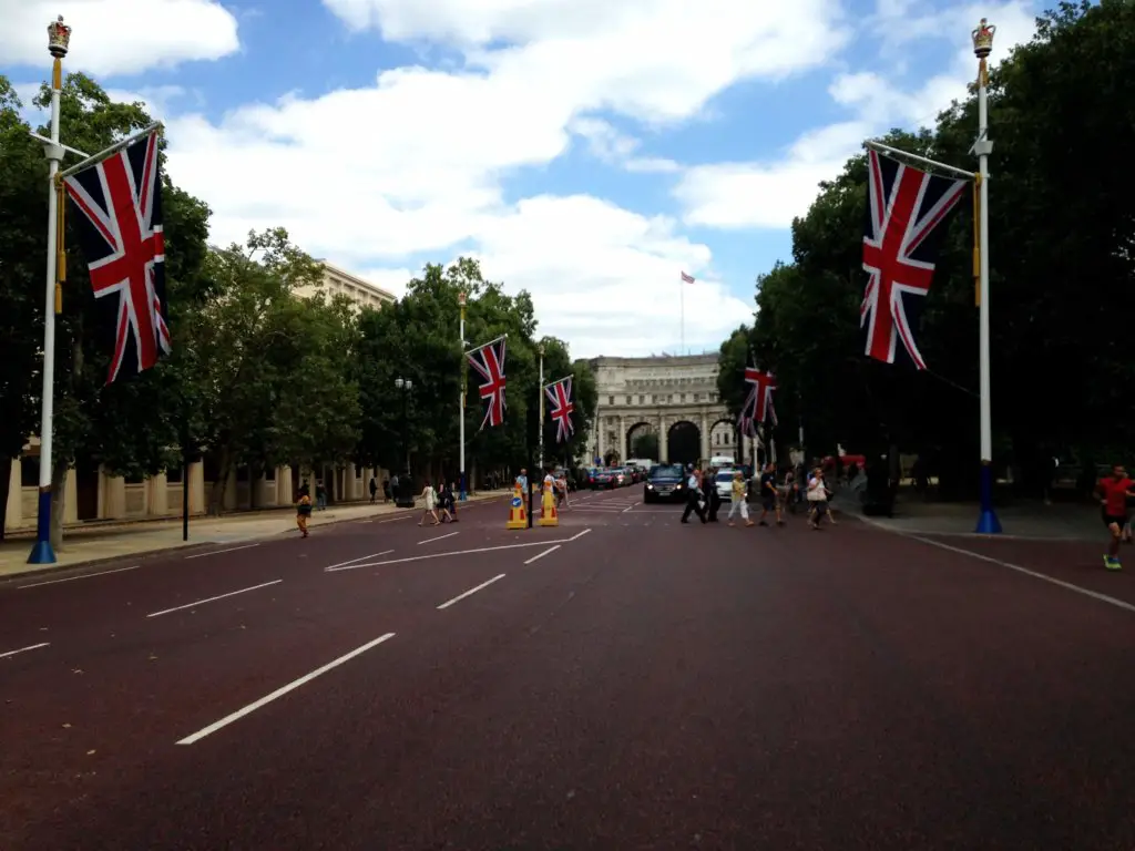Road to Buckingham Palace